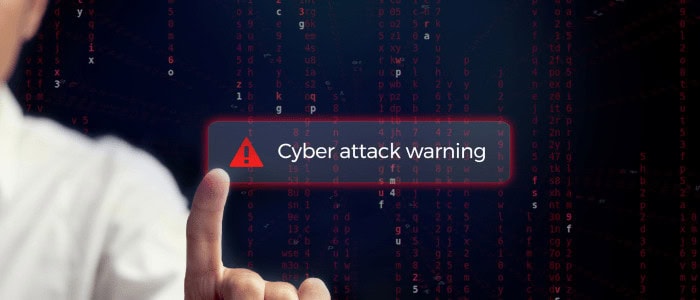 Zobrazení upozornění na kybernetický útok na počítači, varování před hrozbami.